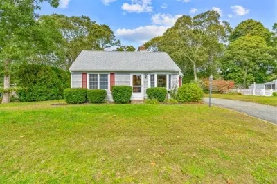 11 Joe Lincoln Rd 1