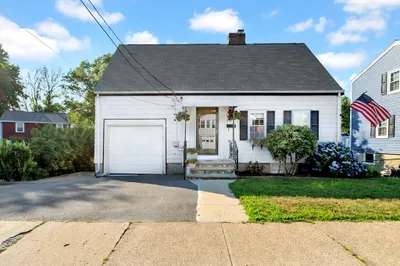319 Appleton St
