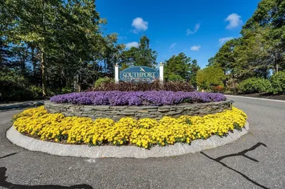 8 Woods Edge Ln #8 1