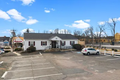 12 W Grove St #1 1