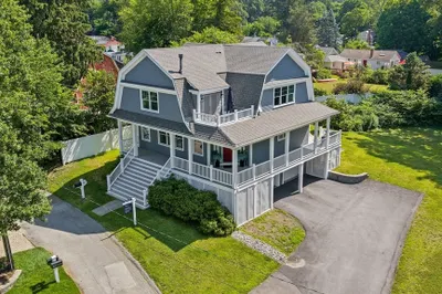 5 Crest Rd