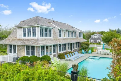 101 Morris Island Rd 1