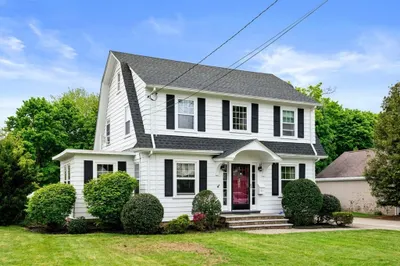 61 Oak St 1