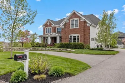 2 Curtis Farm Rd 1