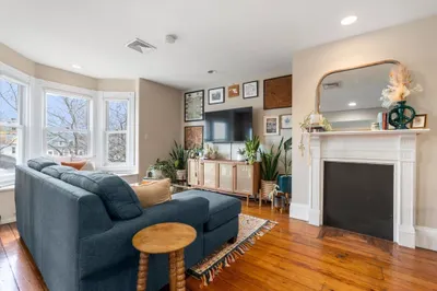 18 Lawrence St #3