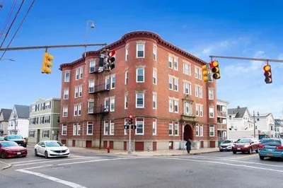 526 Western Ave 1