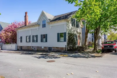 90 Walden St