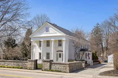 228 Main St