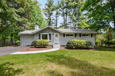 15 Lakeshore Dr