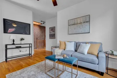 8 Pembroke Ct #8