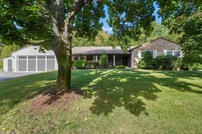 16 Burbank Lane 1