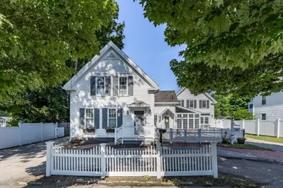 240 Plymouth St 1