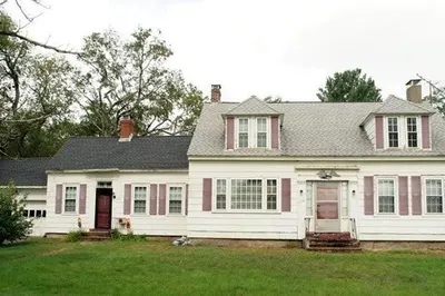 674 Pleasant St
