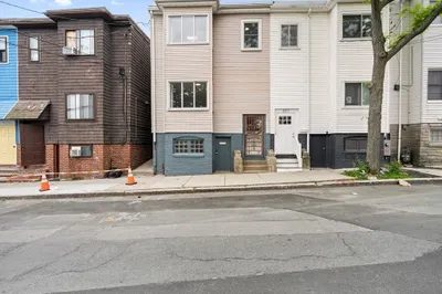 309 E Eagle St