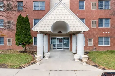 20 Heaths Ct #403