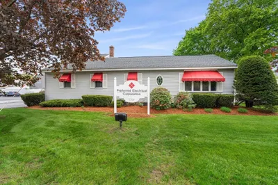1764 Main St 1