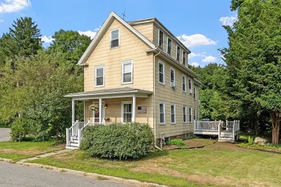 2 Whittier Ct