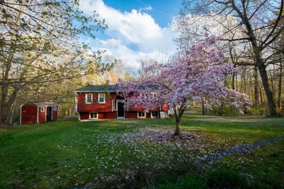8 Adams Rd