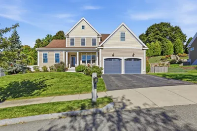 40 Winship Dr 1