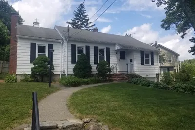 137 Quinapoxet Ln