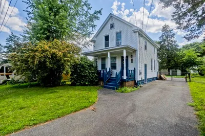 39 Dewey St