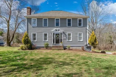 348 Thompson St 1