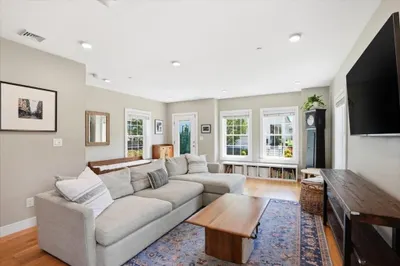 21 Chickatawbut St #1 1