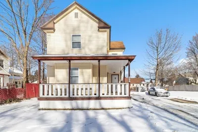 30 Danforth Ave