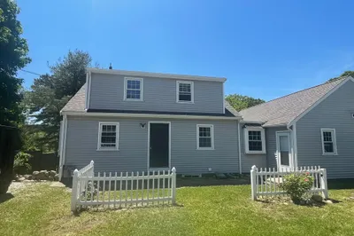 1063 Main St #1