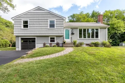 8 Irving Drive