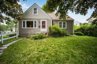 31 Erie Ave 1