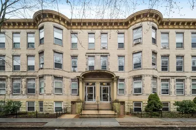 34 Winchester St #8