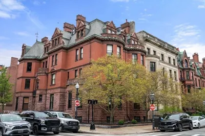 17 Gloucester St #5