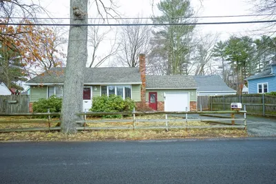 9 Lake St