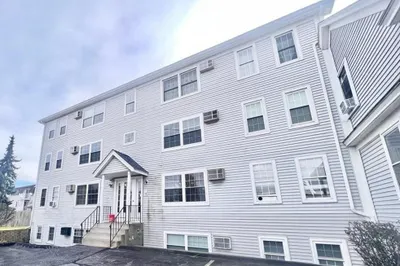 1 Amesbury St #C