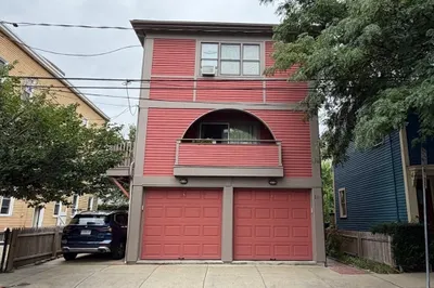 221 Charles Street #1 1