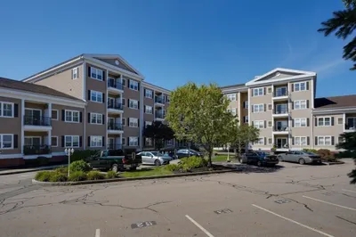 989 East St #403 1