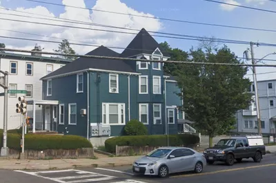 440 Pleasant Street #1B 1