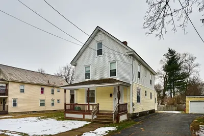 44 Allen St 1