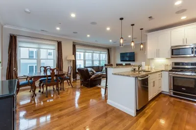 360 W 2nd St #1 1