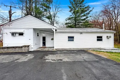 126 Beach Rd 1