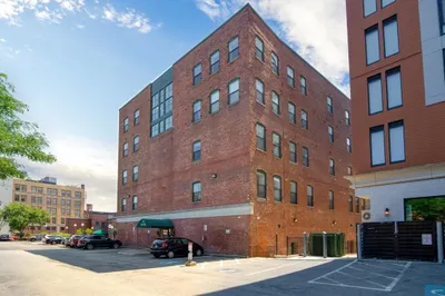 170 Oxford St #403 1