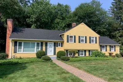 136 Meadow Road