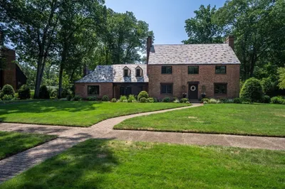 241 Park Dr 1