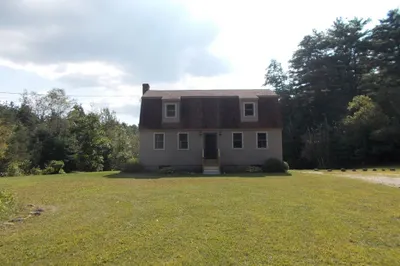 220 Old Turnpike Rd 1
