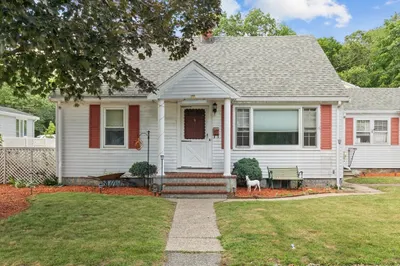 26 E Dexter Ave