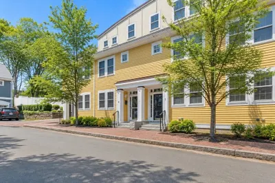 129 Merrimac St #9 1
