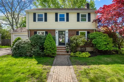 215 Cross St 1