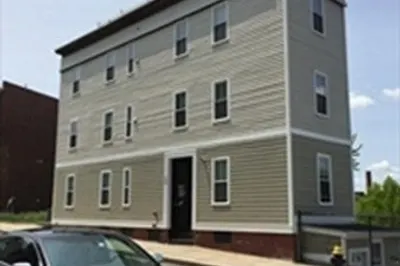 140 Marcella St #3