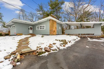35 Greenbriar Rd